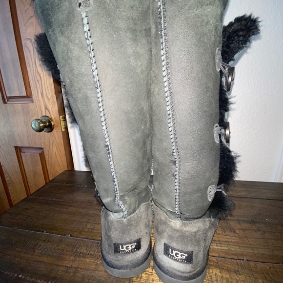 UGG Bailey Button triplet tall boot - Picture 2 of 6
